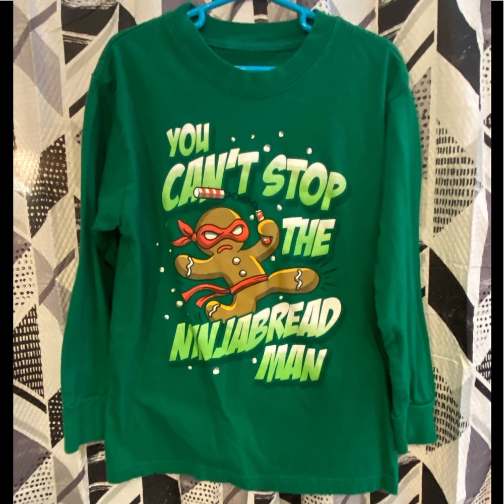 Holiday time youth medium size 8 long sleeve tee